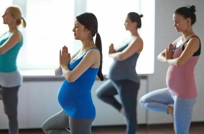  Le yoga prénatal à Dubai, votre allié grossesse !