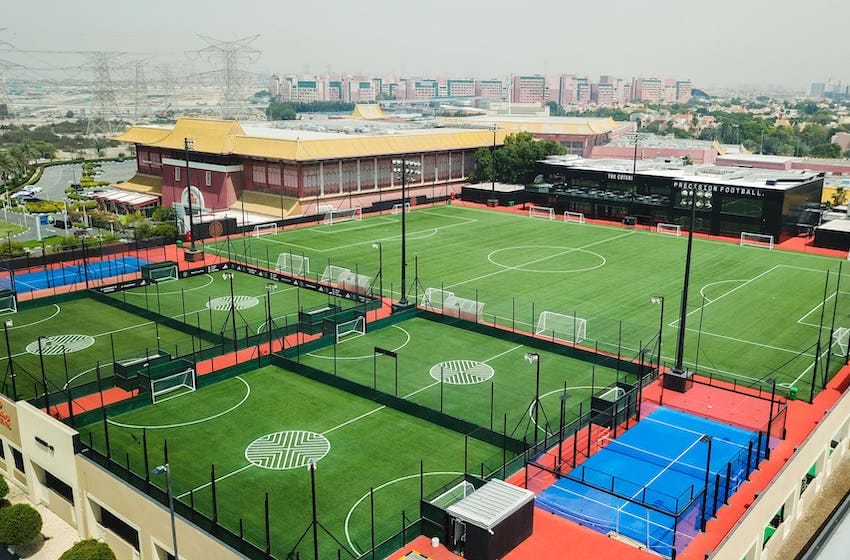 précision football terrain