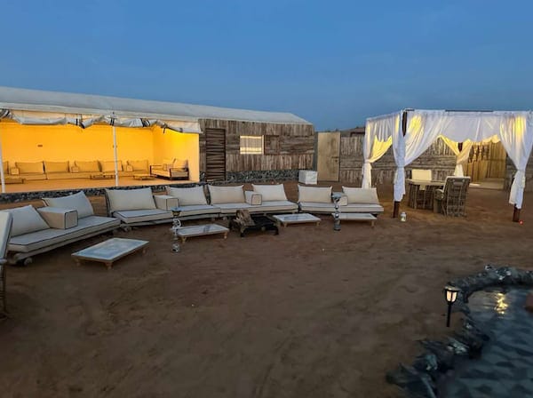 diner spectacle desert