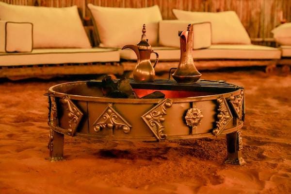 café traditionnel des émirats