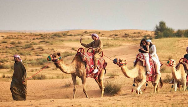 tour en chameau désert de dubai
