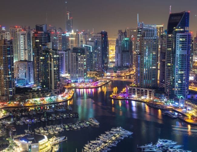 Dubai Marina la nuit