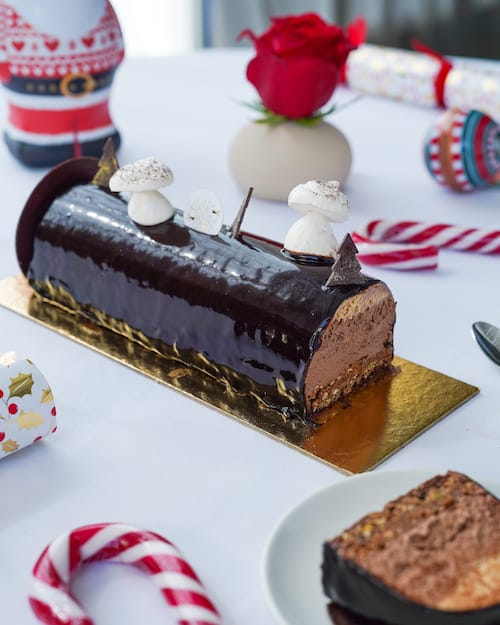 buches de noel traditionnelle à Dubai