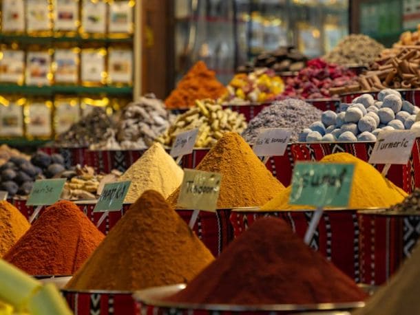 trouver des épices au souk de dubai