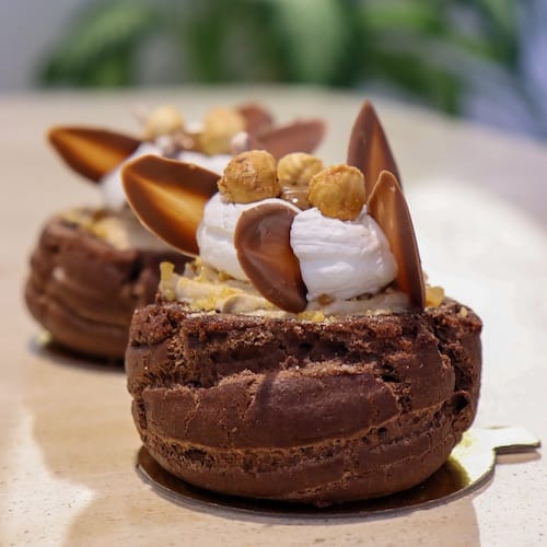 chou fourré au chocolat