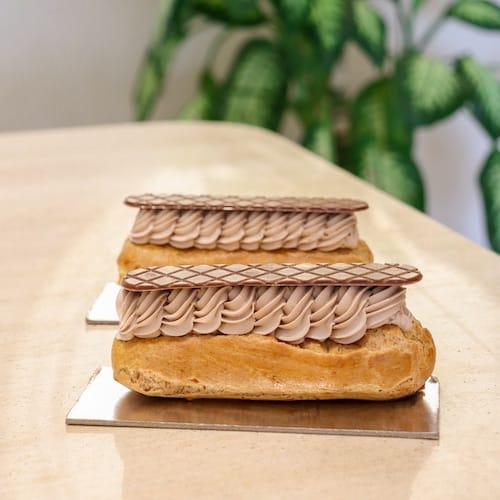 bake n more éclair au chocolat