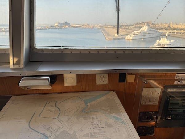 hotel flottant dubai