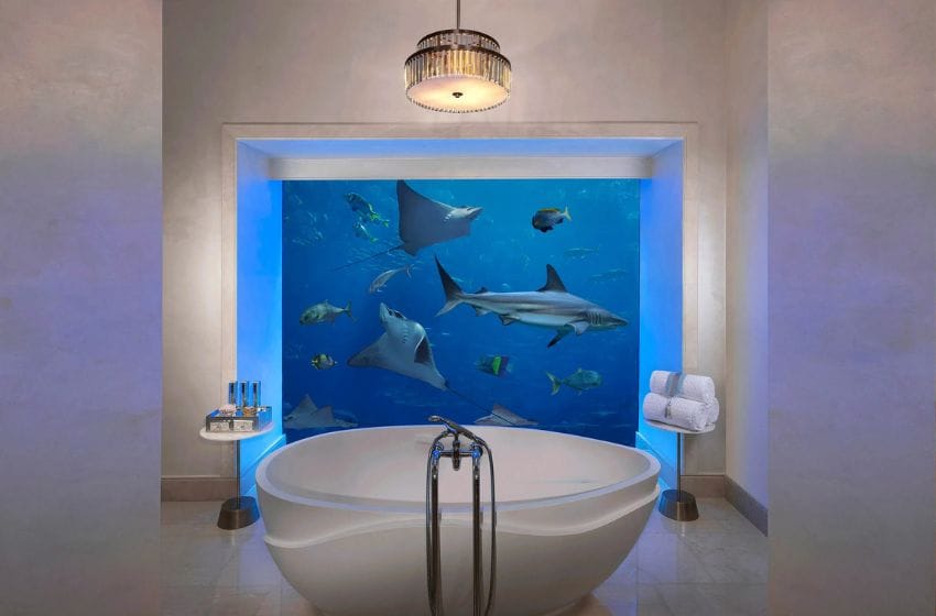 salle de bain avec aquarium dubai