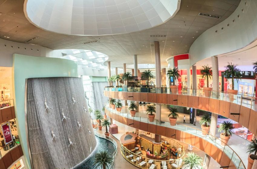 Dubai Mall intérieur fontaine centre commercial