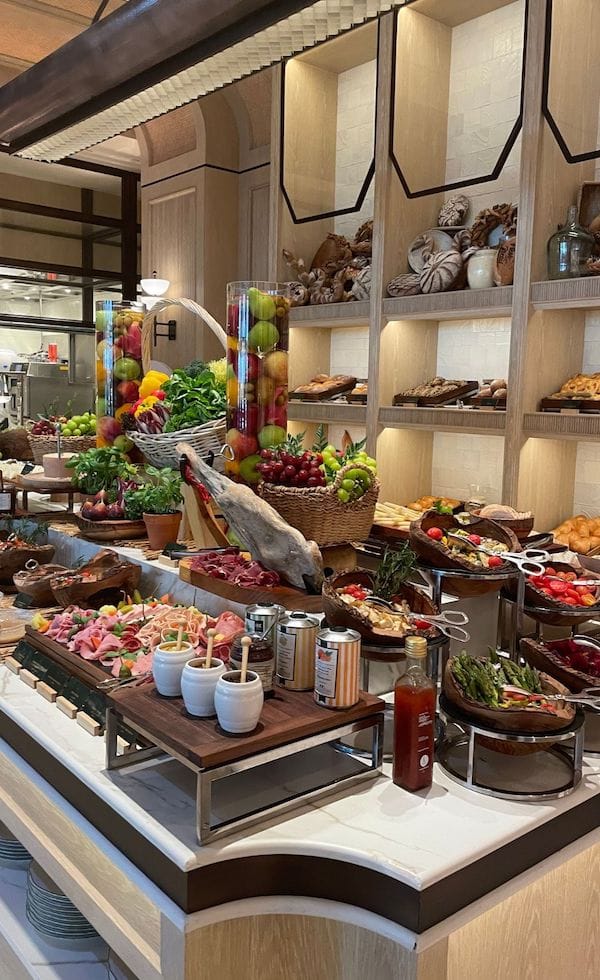assortiment de buffet brunch dubai