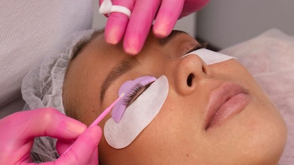 rehaussement de cils à dubai